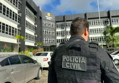 Homem é preso após asfixiar companheira até a morte em Salvador; suspeito não prestou socorro