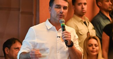 PF apura possível fuga de Flávio Bolsonaro para os EUA pela Argentina